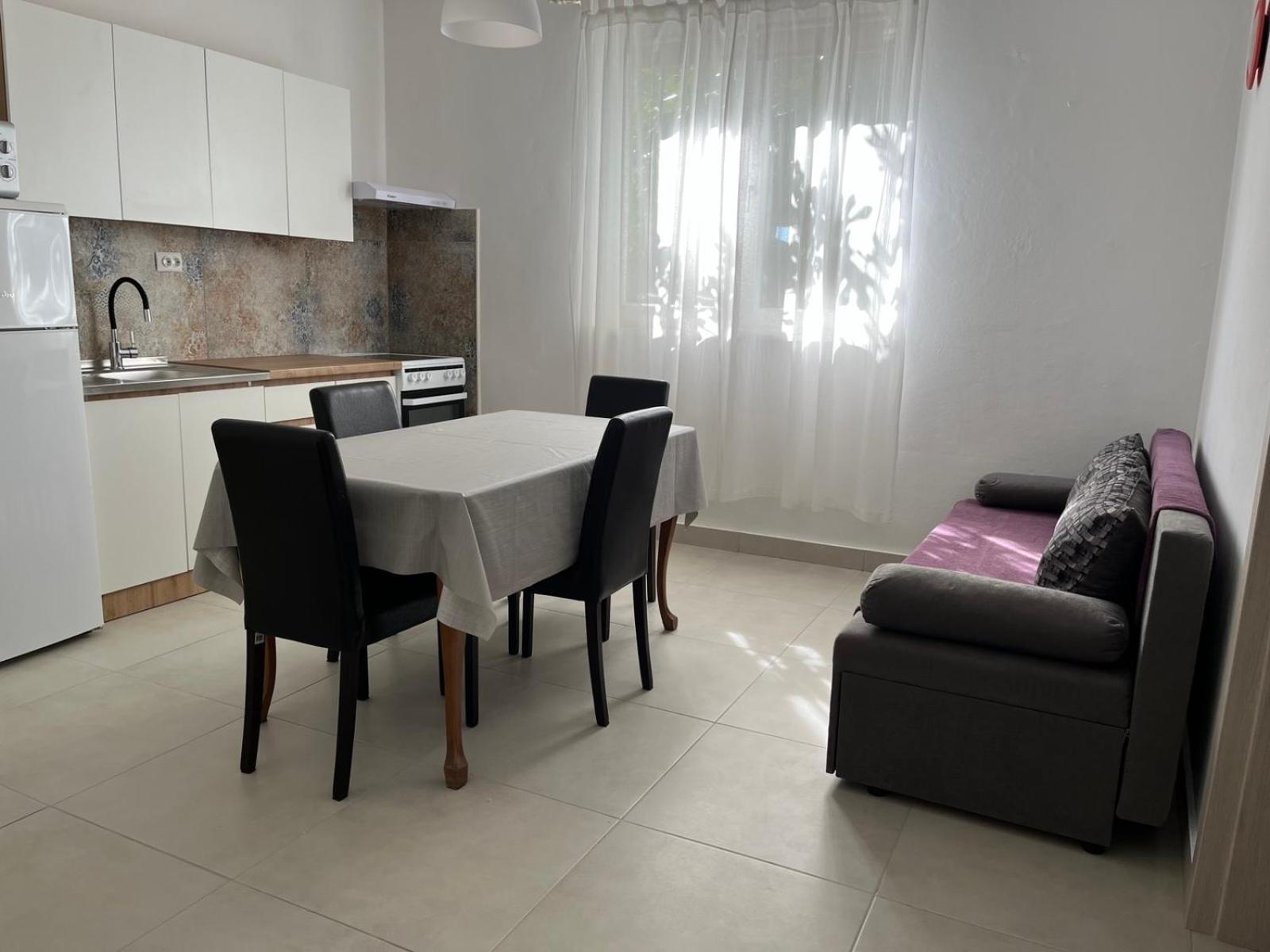 Apartment Patrik Betina  Luaran gambar